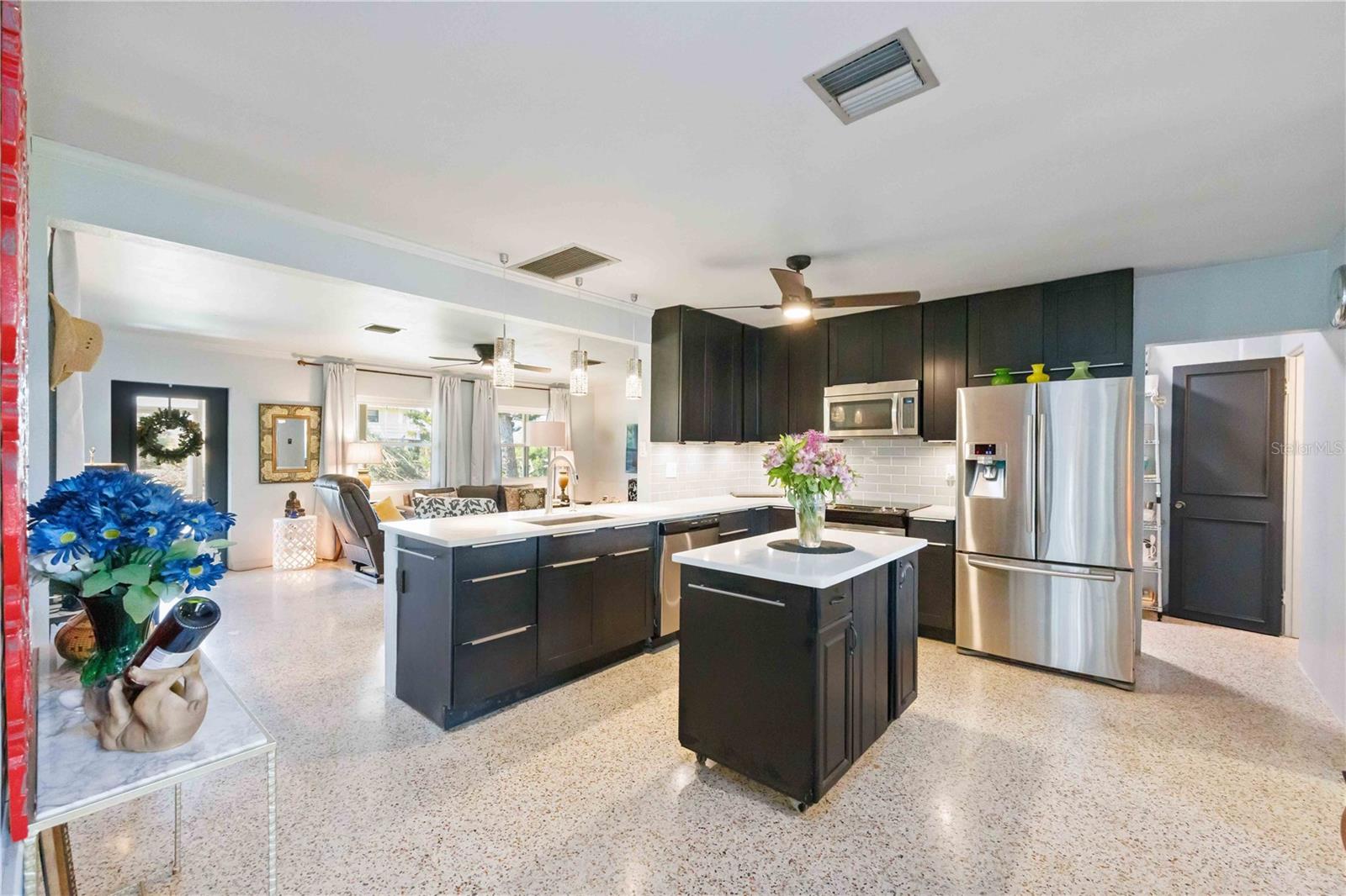 SOUTH VENICE - Residential