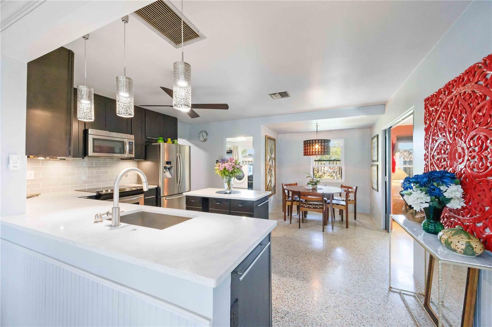 SOUTH VENICE - Residential