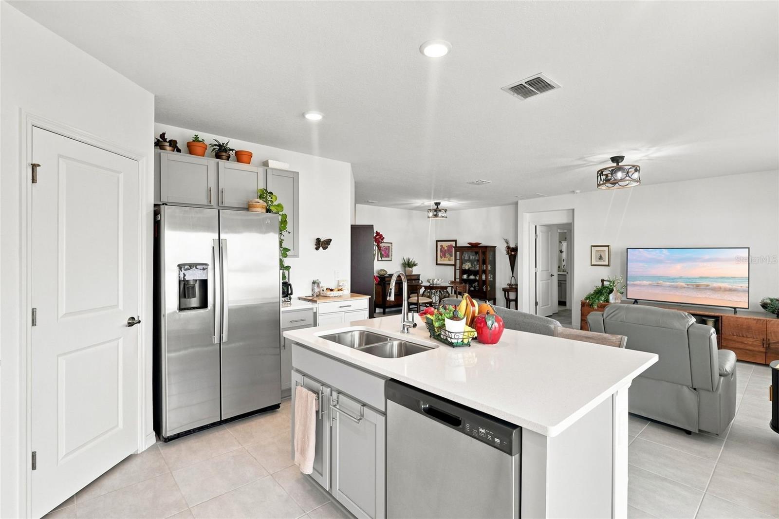 124 CITRINE LOOP