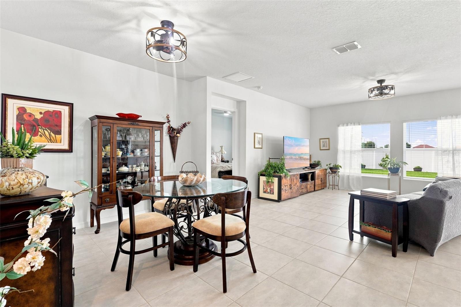 124 CITRINE LOOP