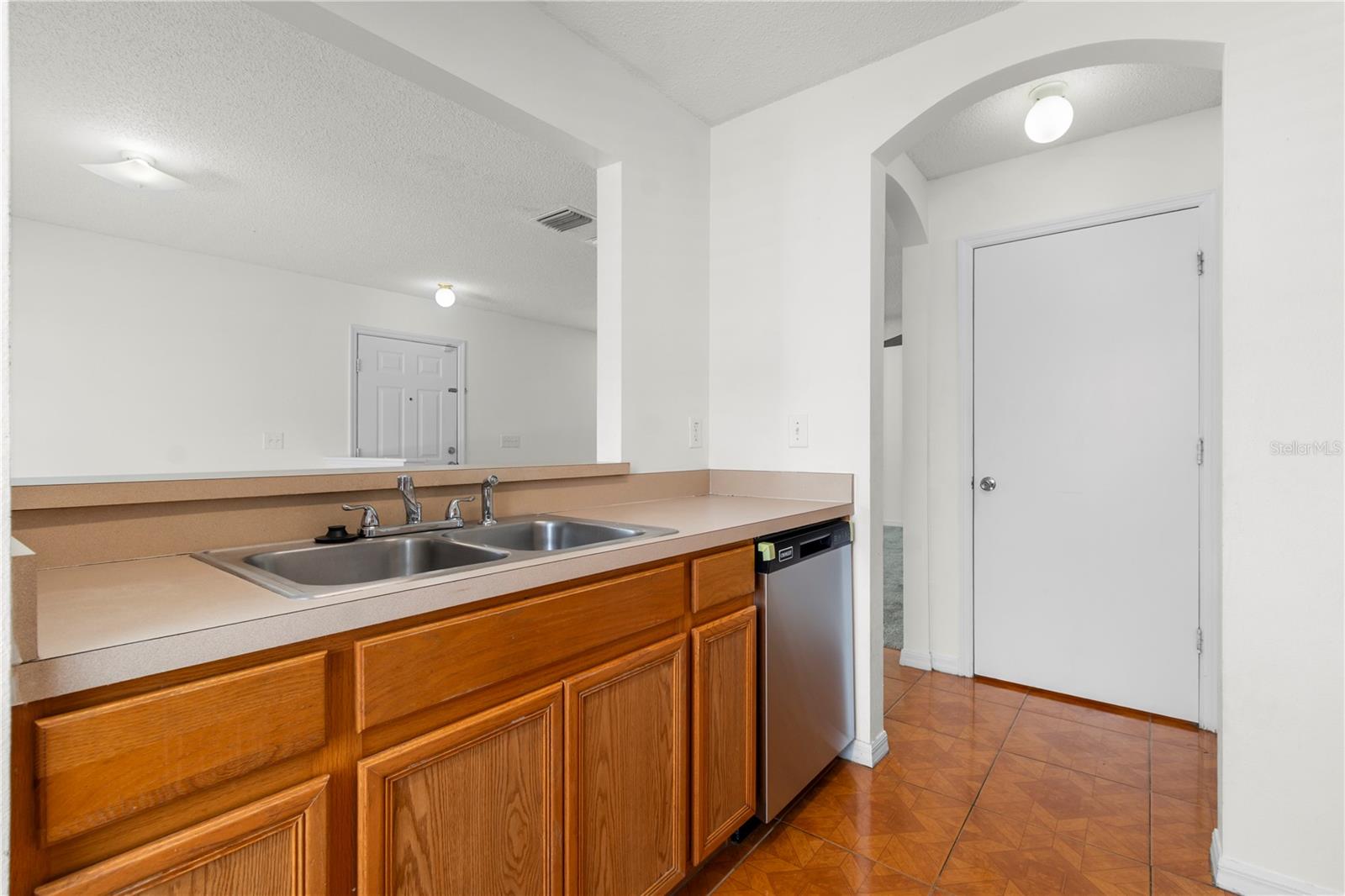 RIVERWALK AT WATERSIDE ISLAND - Residential Lease