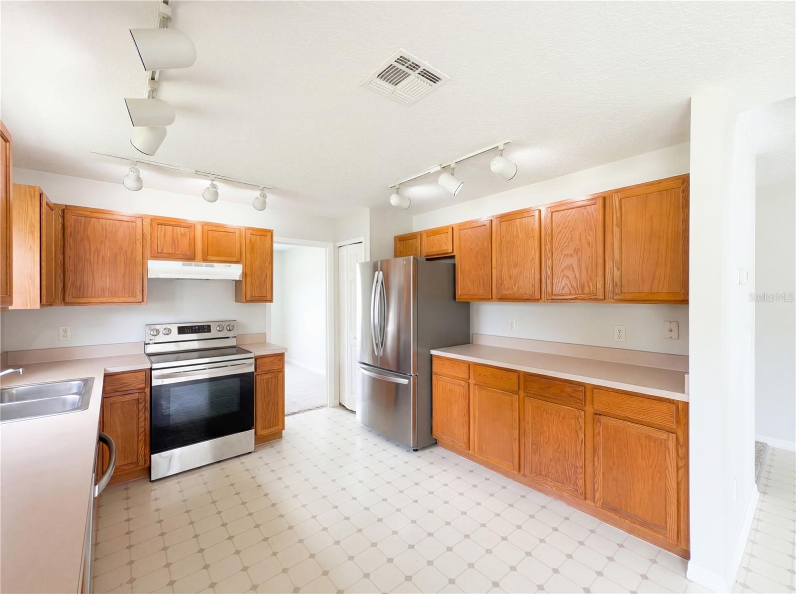 PLYMOUTH LANDING PH 01 - Residential