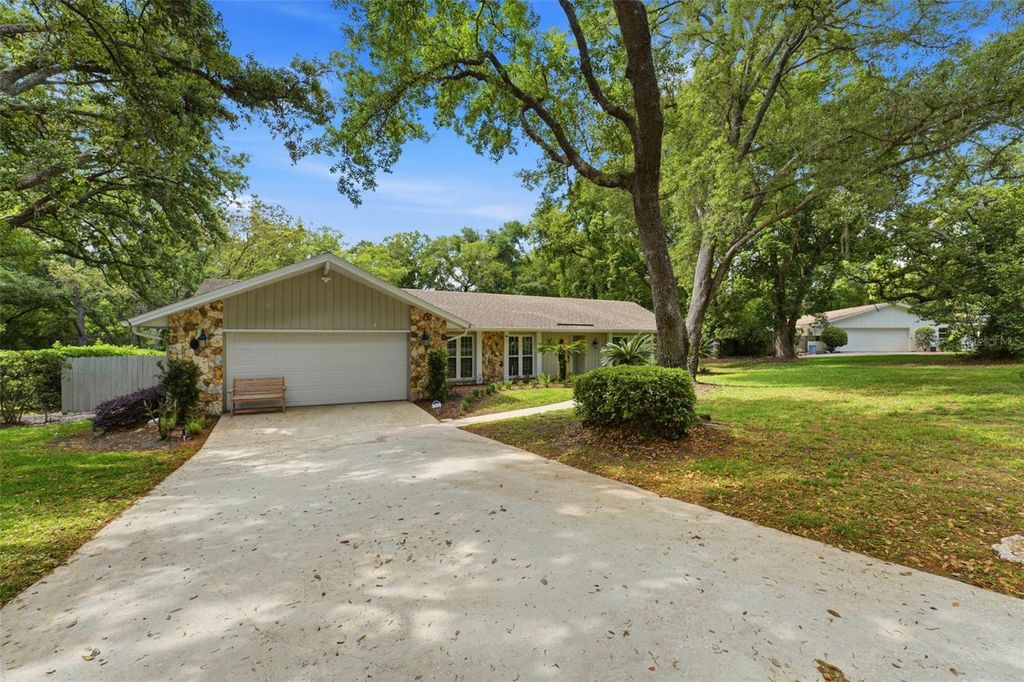 Photo of 210 E Sweetwater Creek Drive, Longwood, FL 32779 (MLS # O6402314)