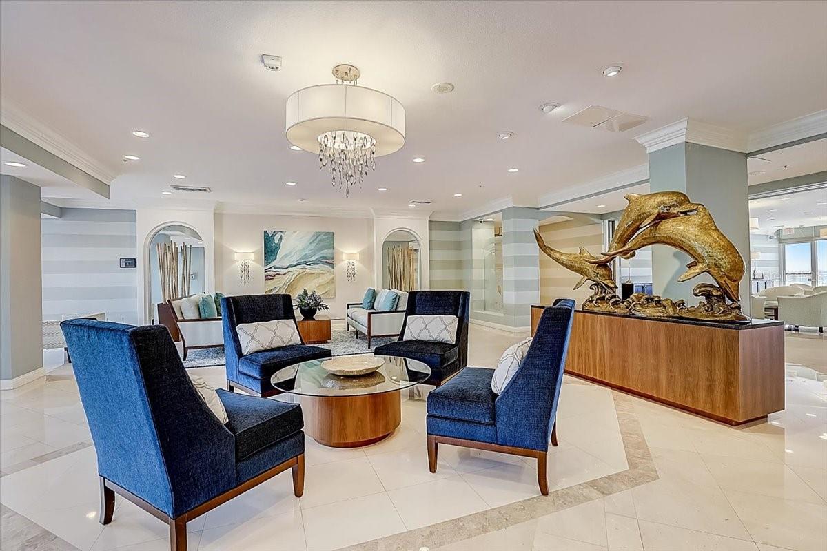 L ELEGANCE ON LIDO BEACH - Residential