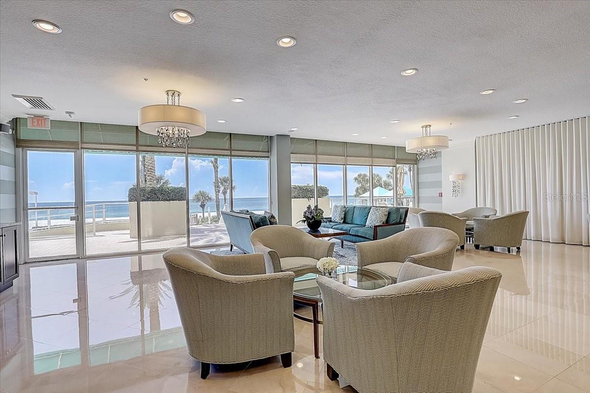 L ELEGANCE ON LIDO BEACH - Residential