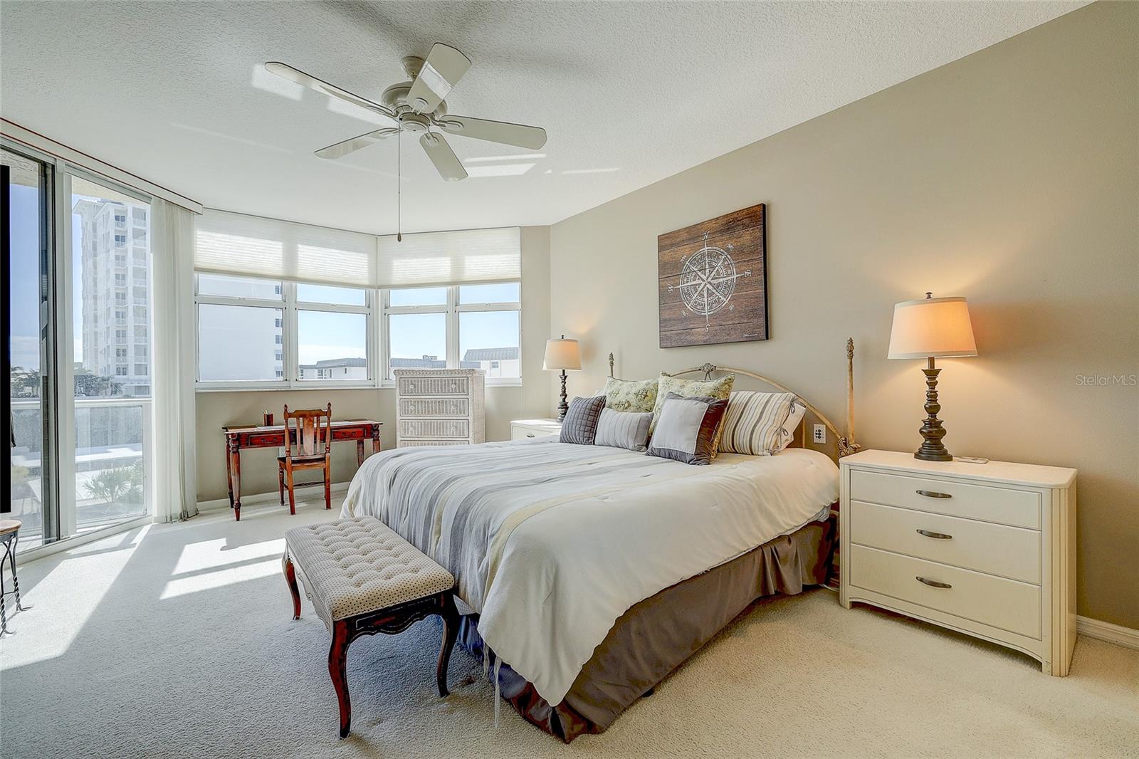 L ELEGANCE ON LIDO BEACH - Residential