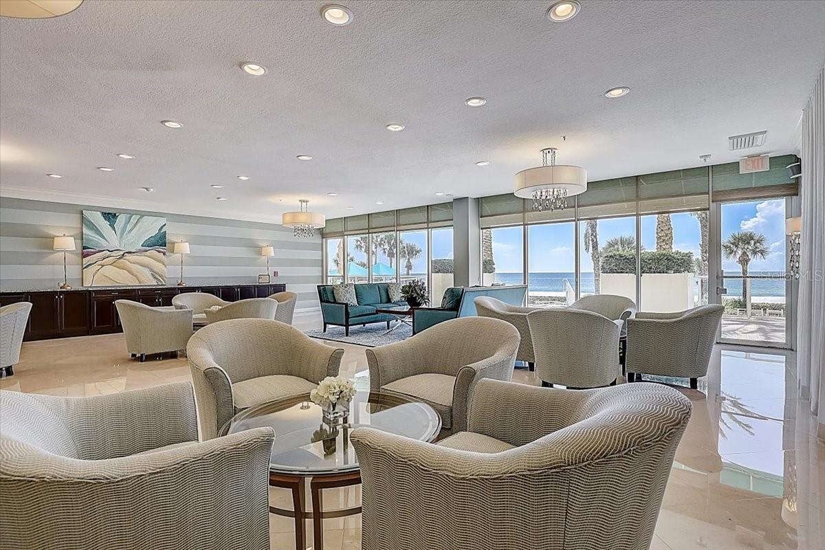 L ELEGANCE ON LIDO BEACH - Residential