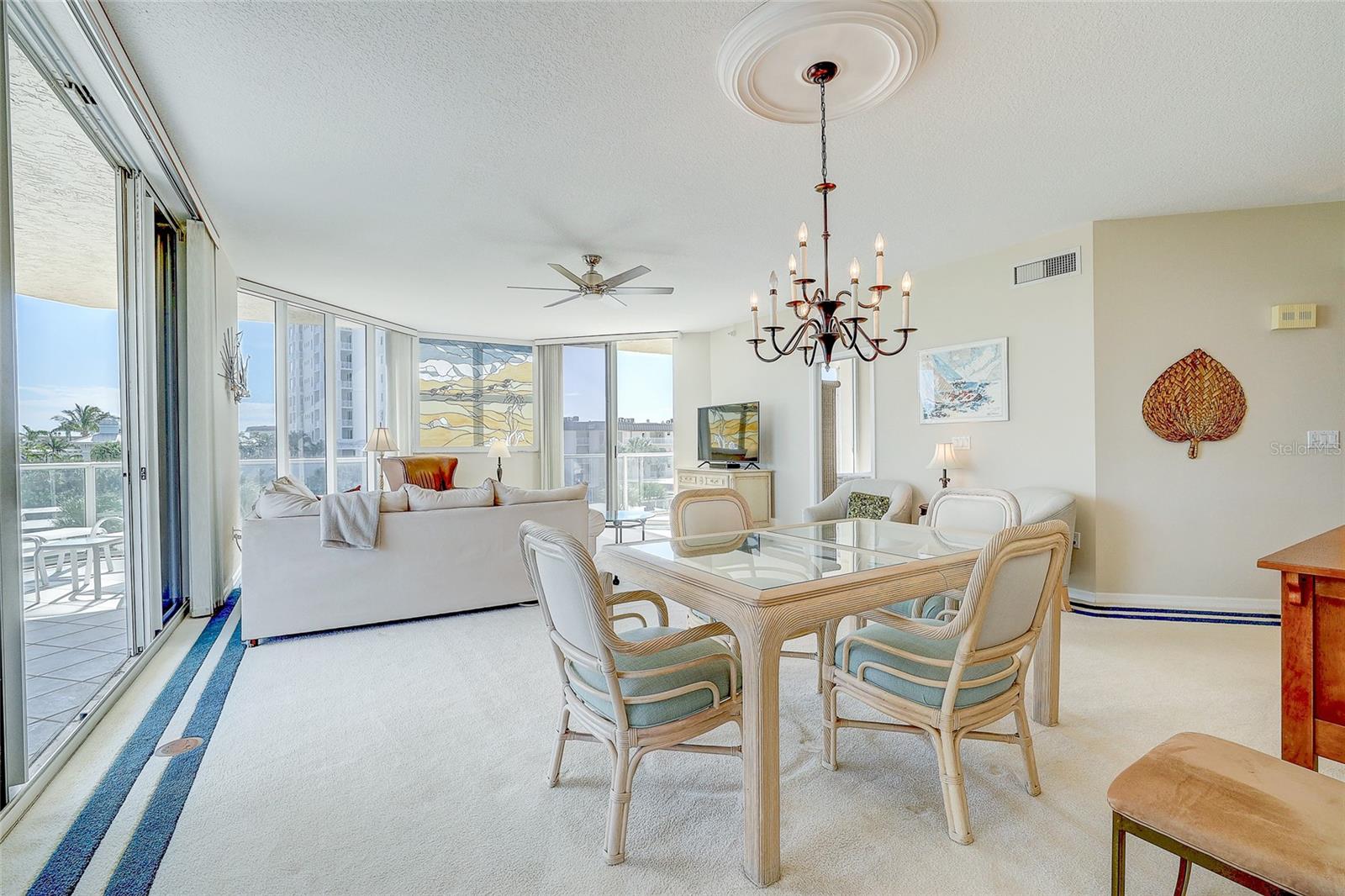 L ELEGANCE ON LIDO BEACH - Residential