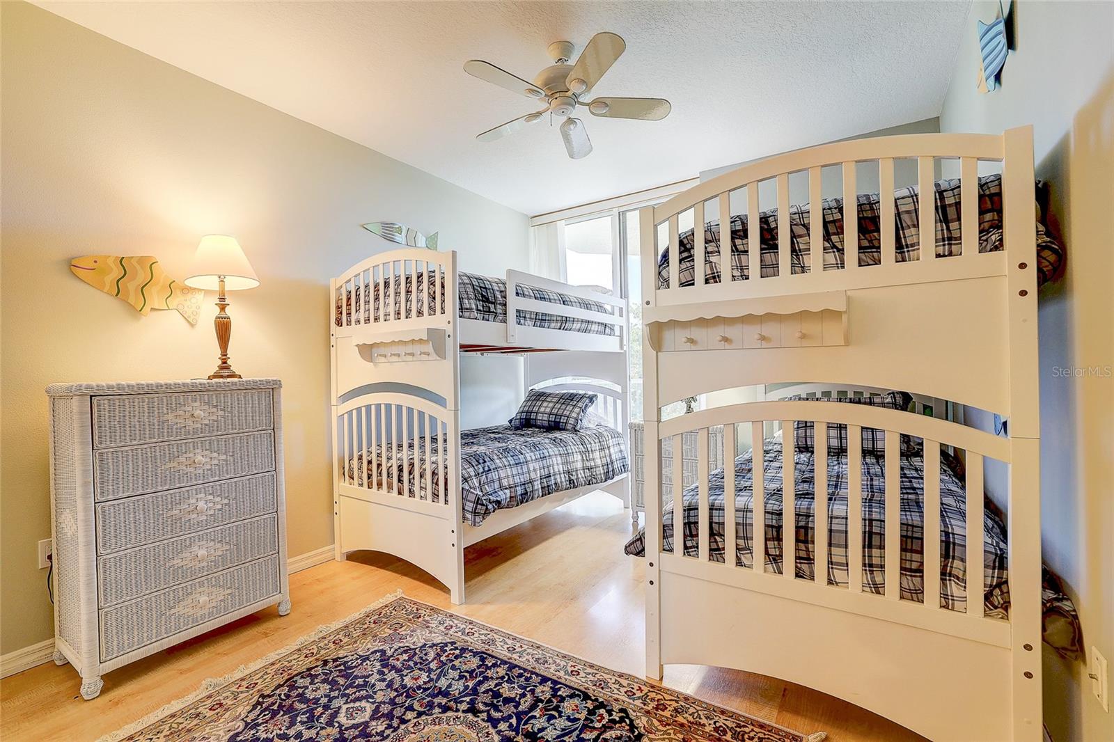 L ELEGANCE ON LIDO BEACH - Residential