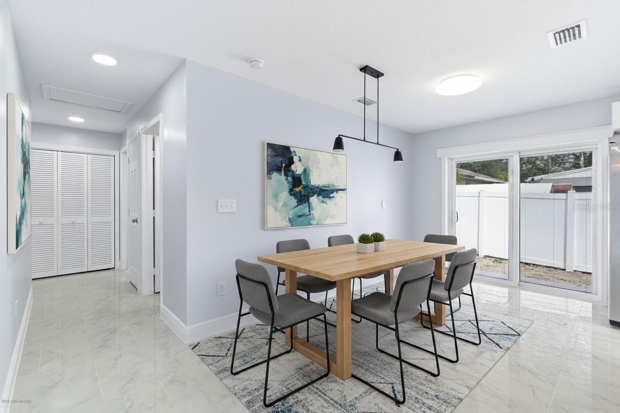 2114 E JUNEAU STREET