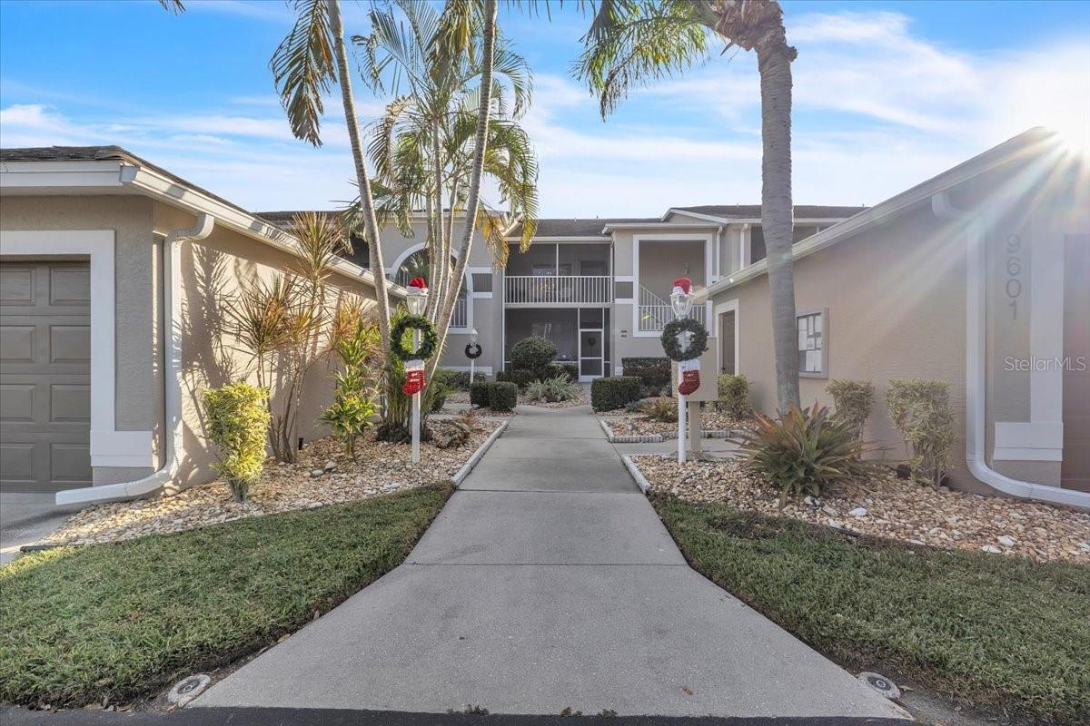 STONEYBROOK FAIRWAY VERANDAS 1 - Residential