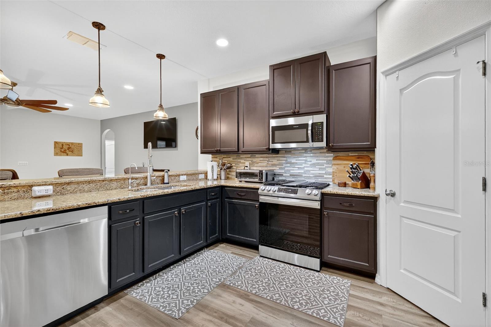 CRESTRIDGE/LEESBURG - Residential