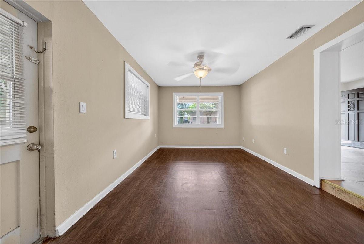 PEACH LAKE MANOR - Residential