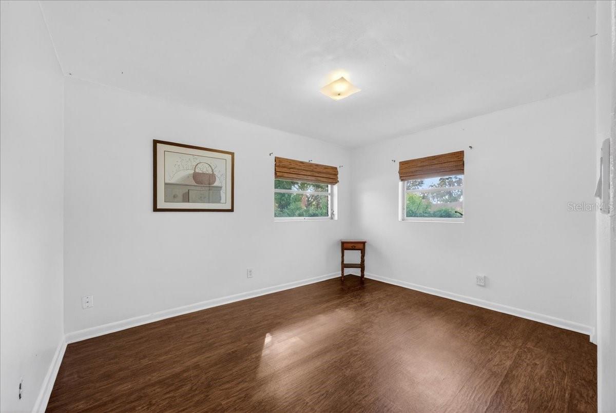 PEACH LAKE MANOR - Residential