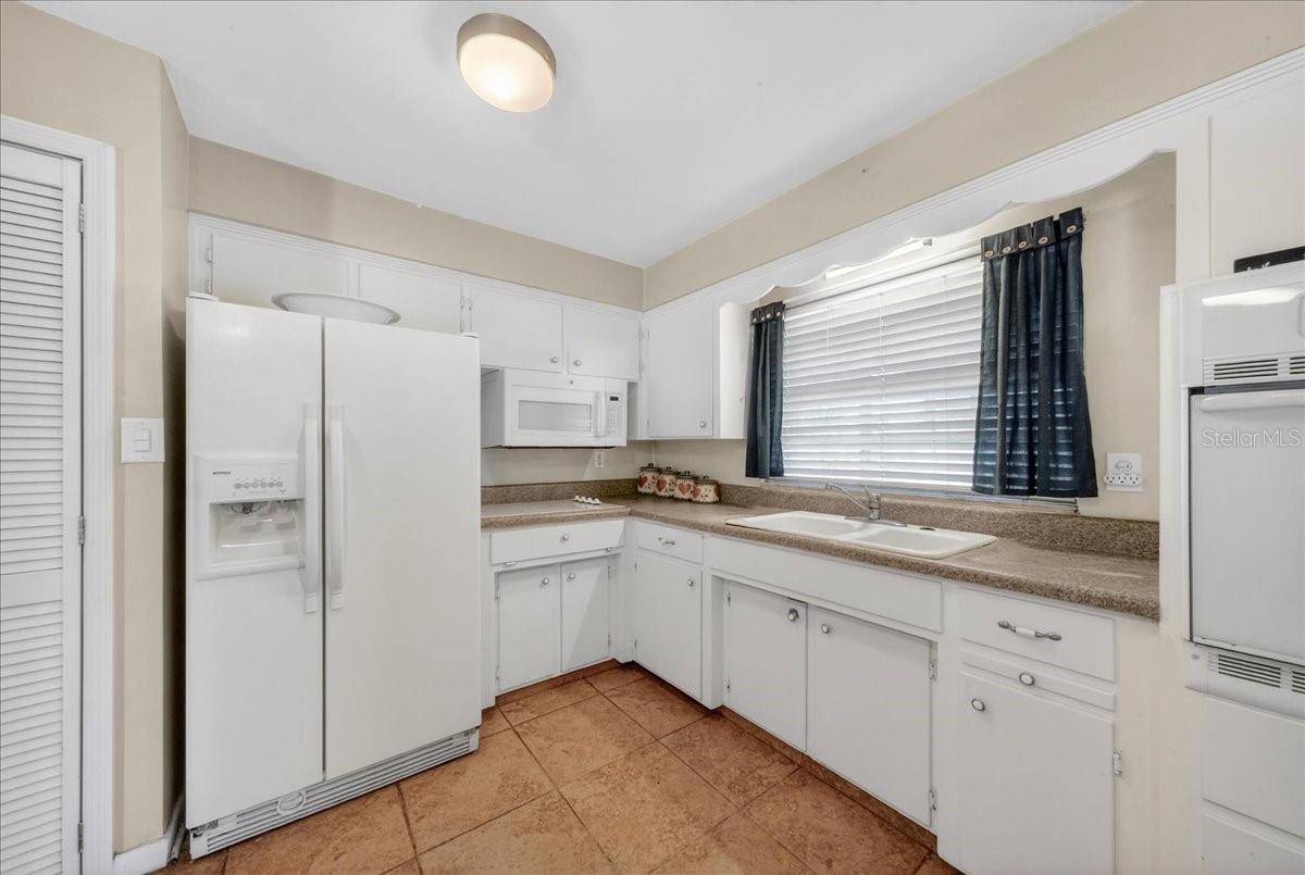 PEACH LAKE MANOR - Residential