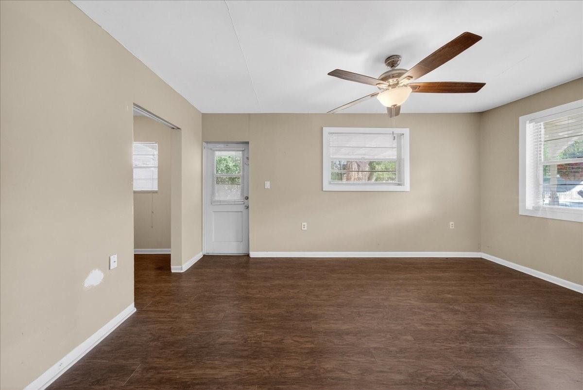 PEACH LAKE MANOR - Residential