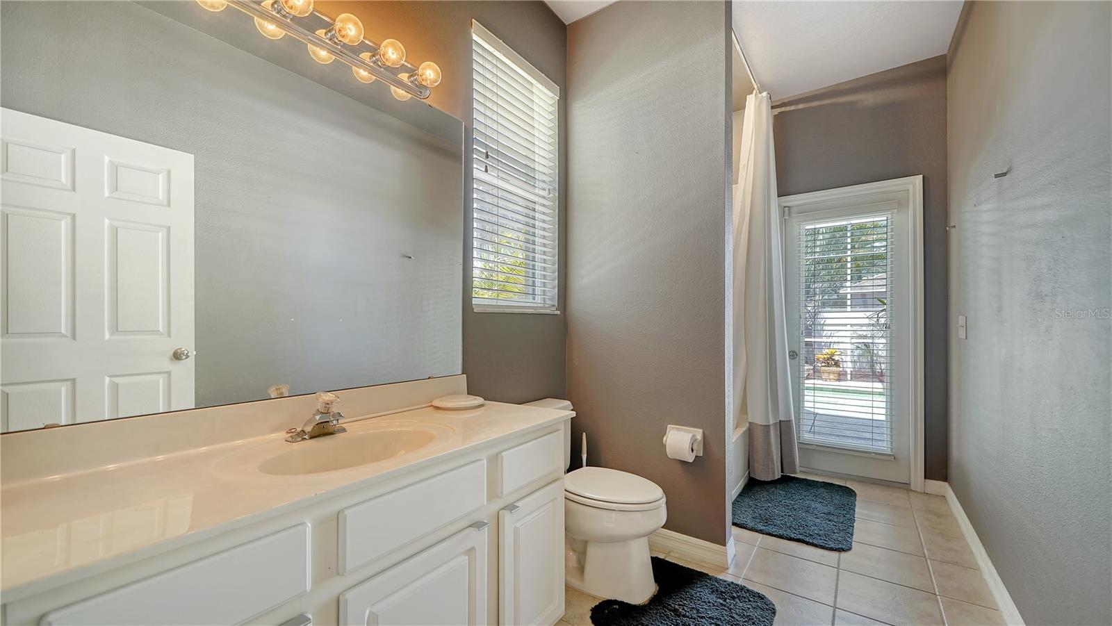 CARLYLE AT VILLAGES OF PALM-AIRE - Residential Lease