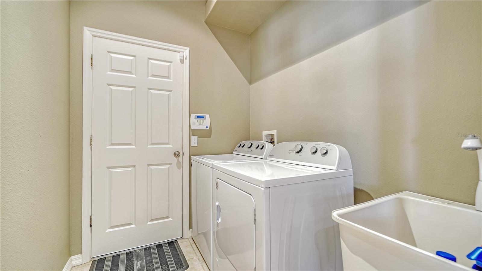 CARLYLE AT VILLAGES OF PALM-AIRE - Residential Lease