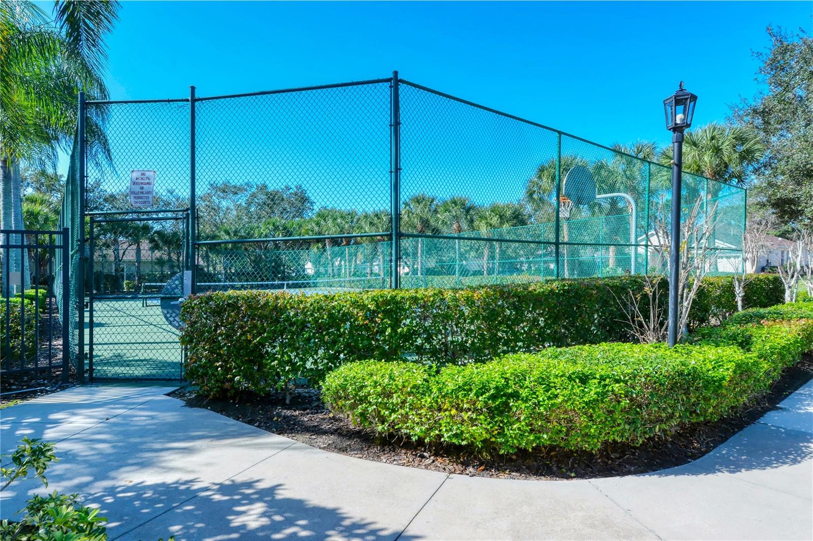 CARLYLE AT VILLAGES OF PALM-AIRE - Residential Lease