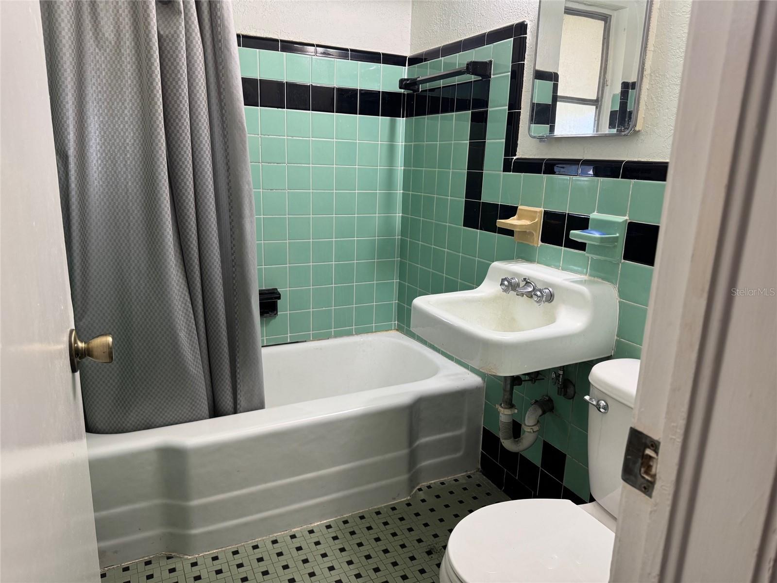 AVALON SUB 3 - Residential Lease