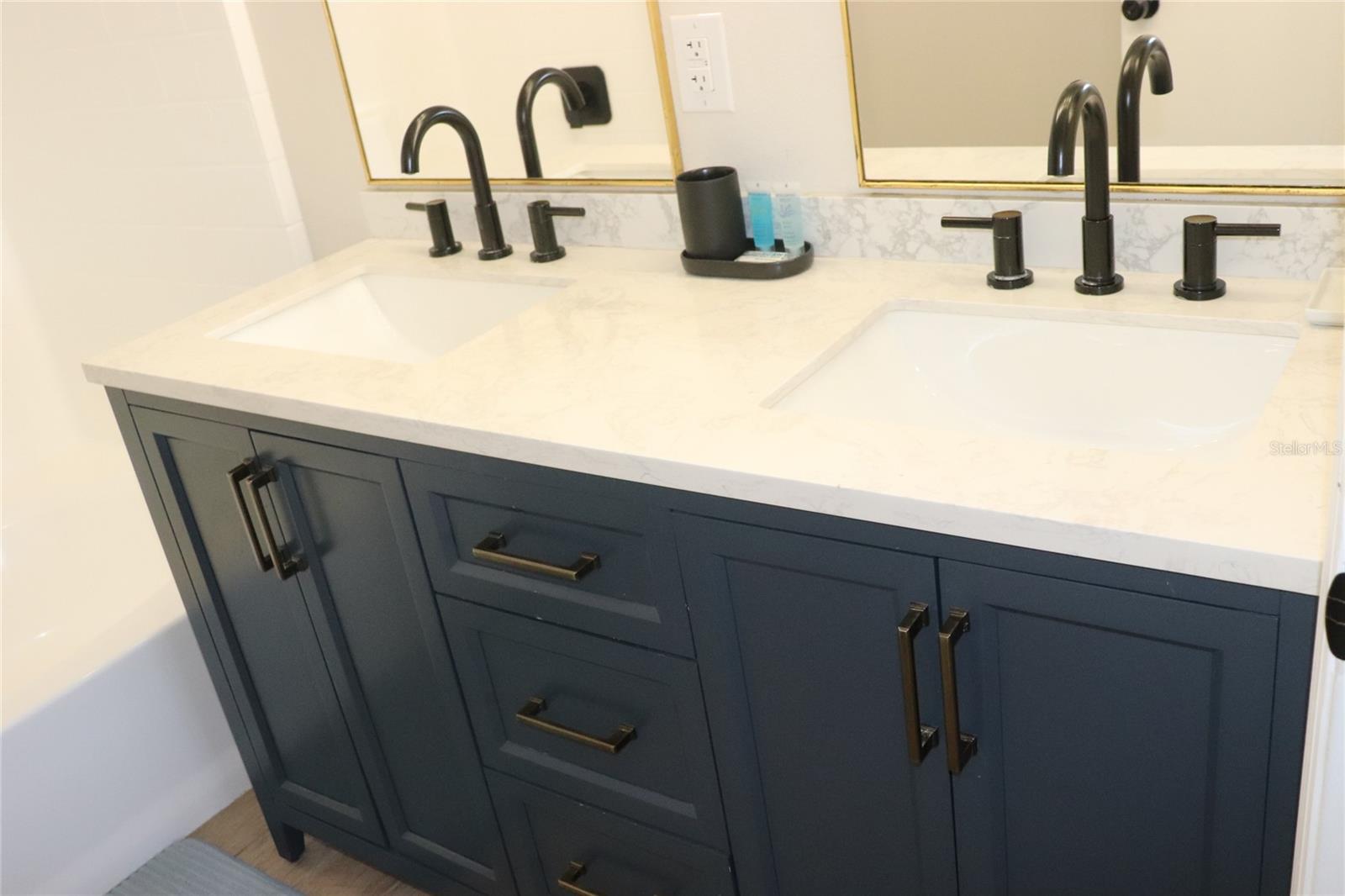 HAMPTON ESTATES - Residential Lease