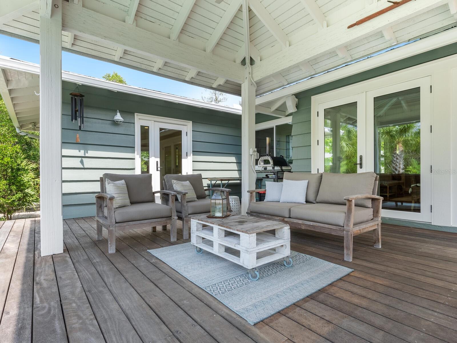 LONGBEACH ON LONGBOAT KEY - Residential