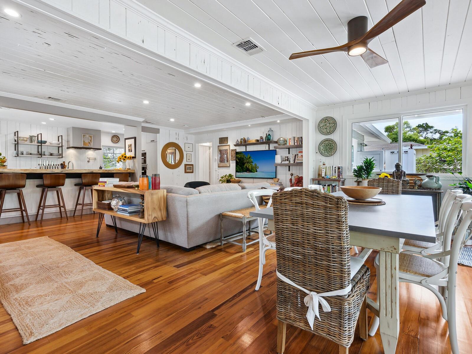 LONGBEACH ON LONGBOAT KEY - Residential