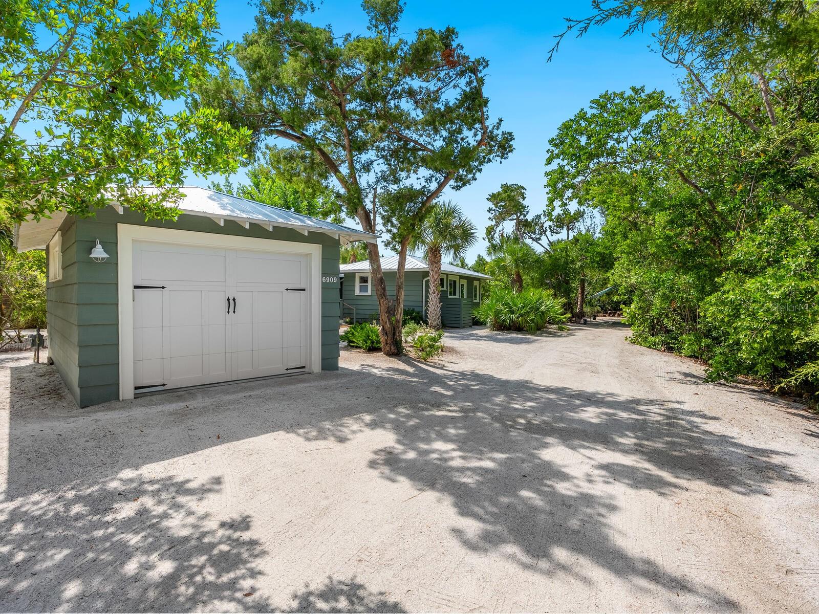 LONGBEACH ON LONGBOAT KEY - Residential