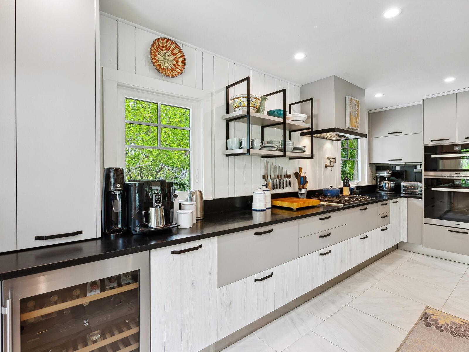 LONGBEACH ON LONGBOAT KEY - Residential