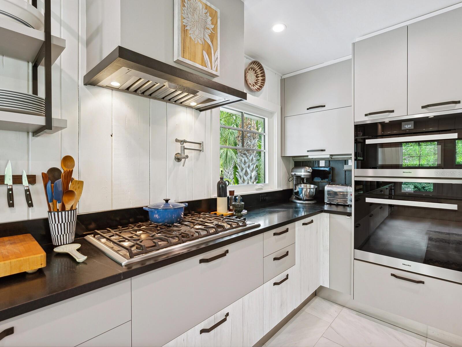 LONGBEACH ON LONGBOAT KEY - Residential