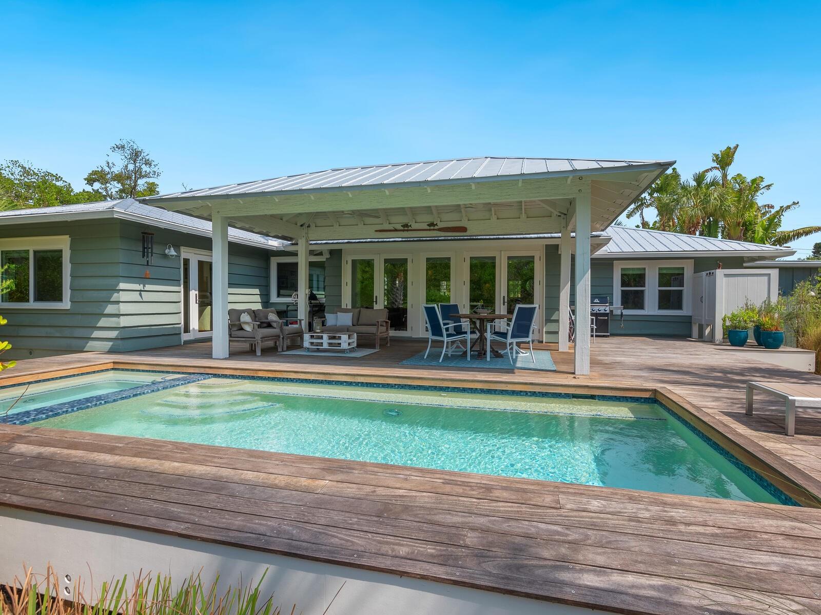 LONGBEACH ON LONGBOAT KEY - Residential