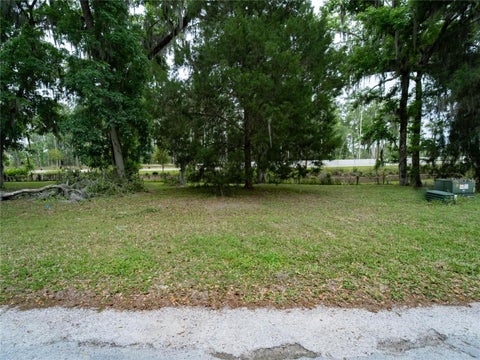 Photo of 56 Lexington Drive, Wildwood, FL 34785 (MLS # G5115926)