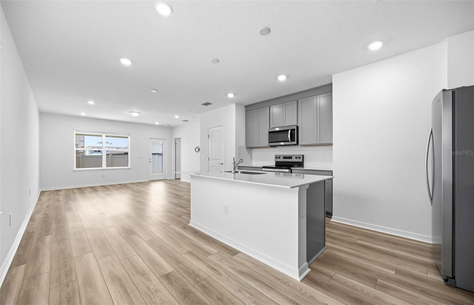 1041 WENAHA COURT