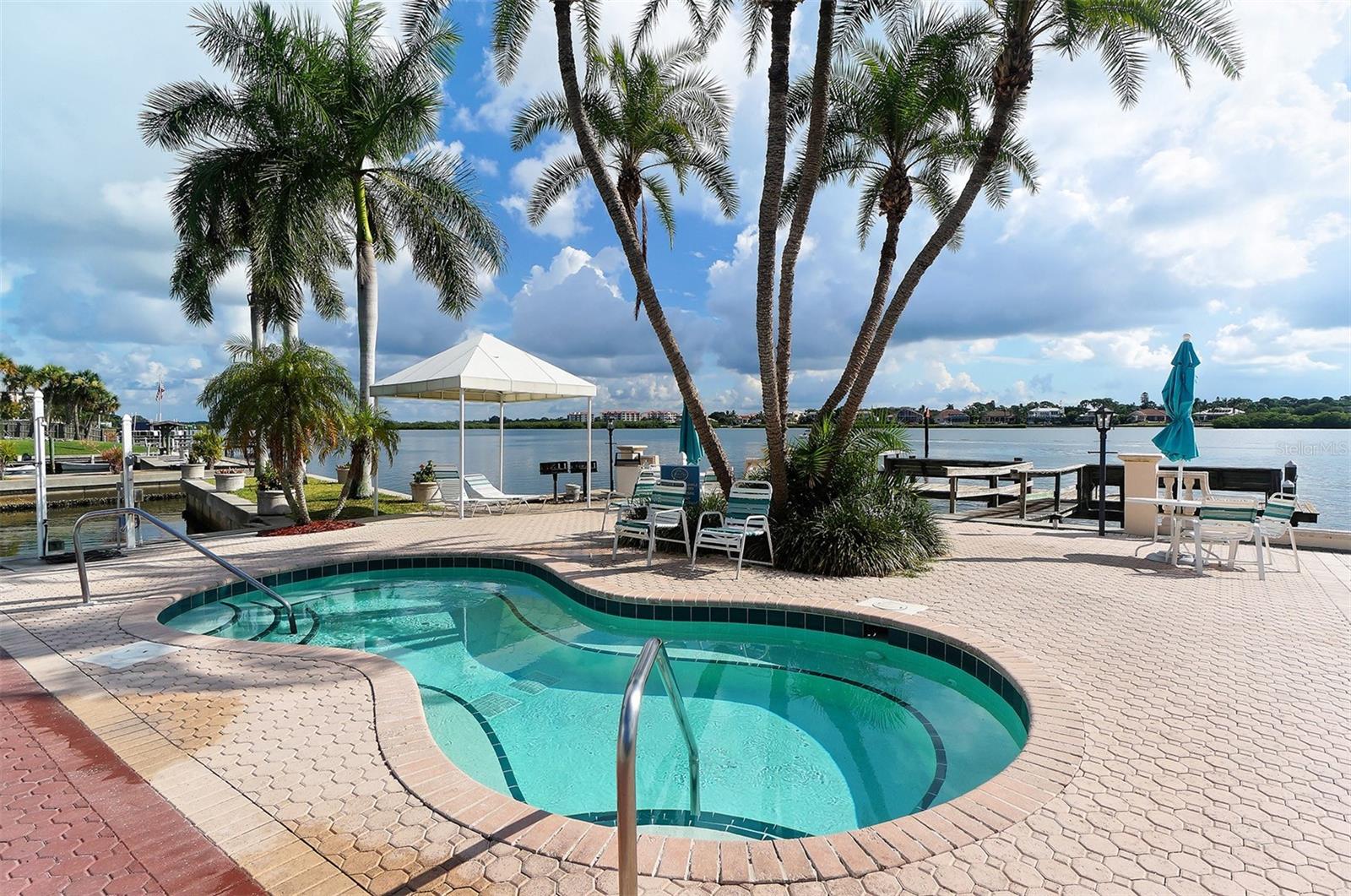 PALM BAY CLUB I - Residential