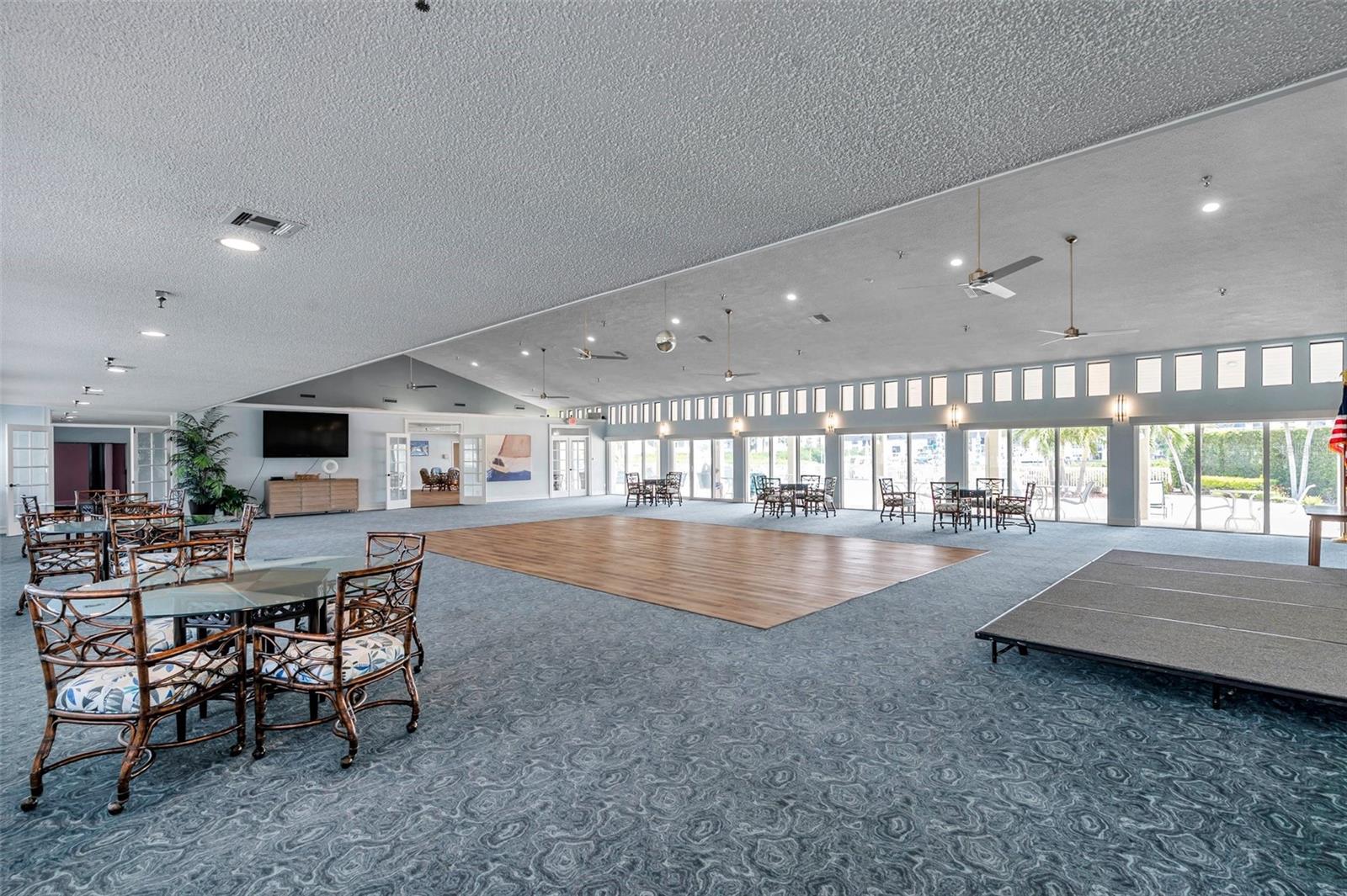 HARBOURSIDE CONDO - Residential