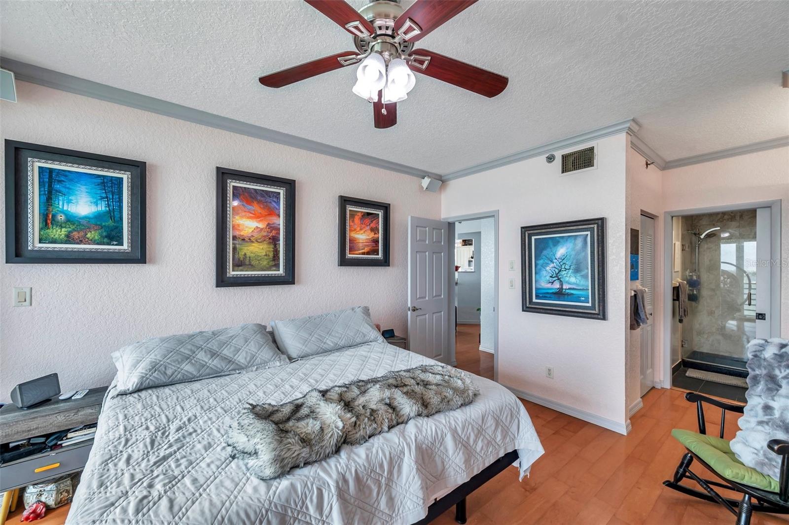 HARBOURSIDE CONDO - Residential