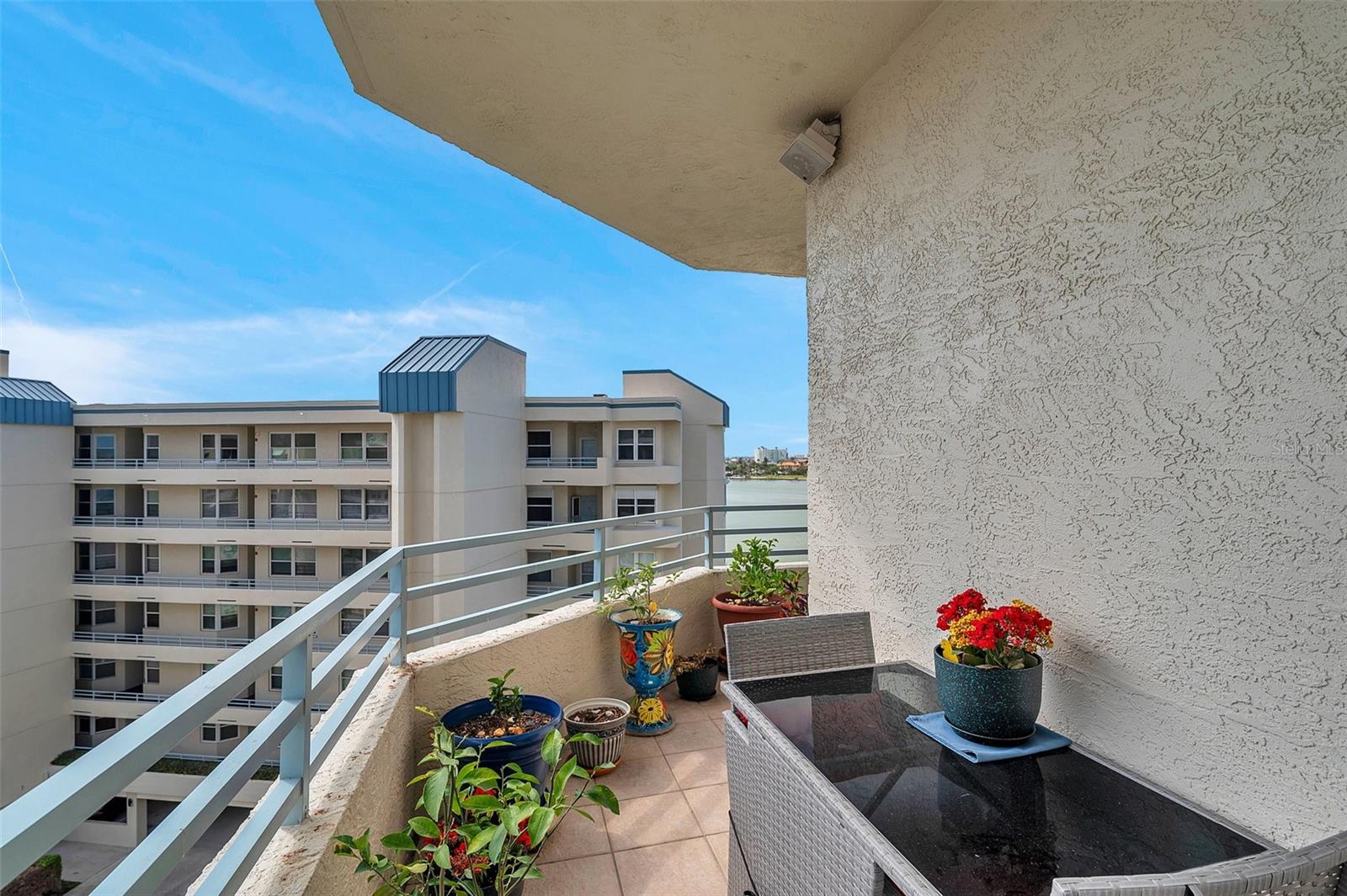 HARBOURSIDE CONDO - Residential