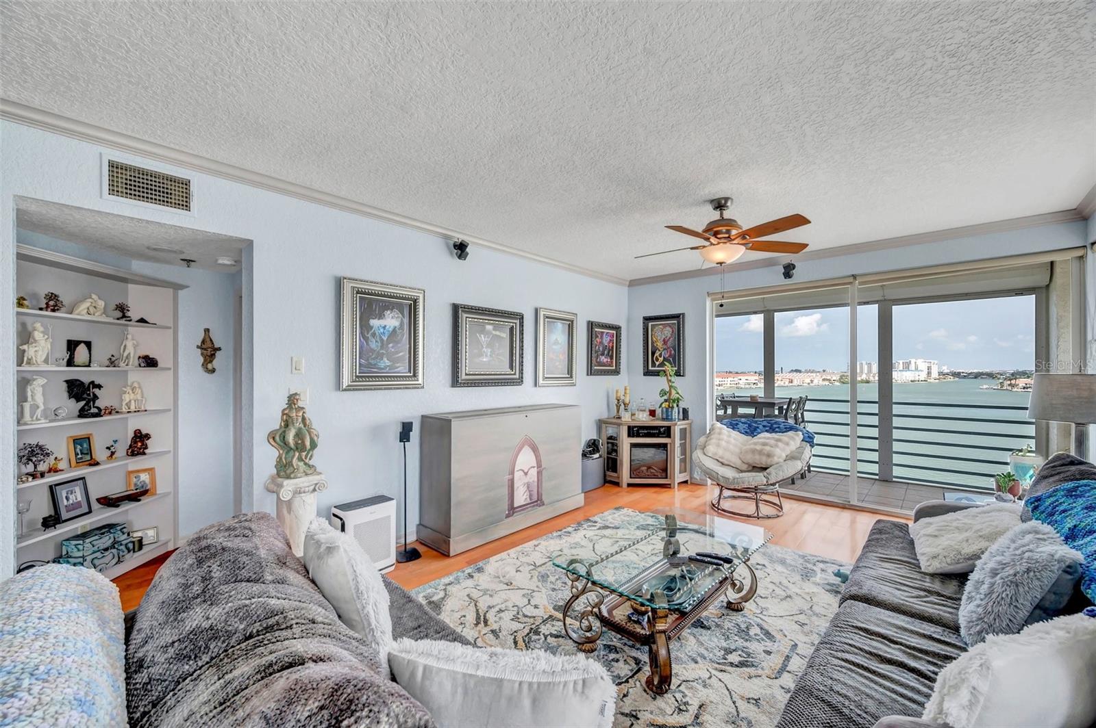 HARBOURSIDE CONDO - Residential