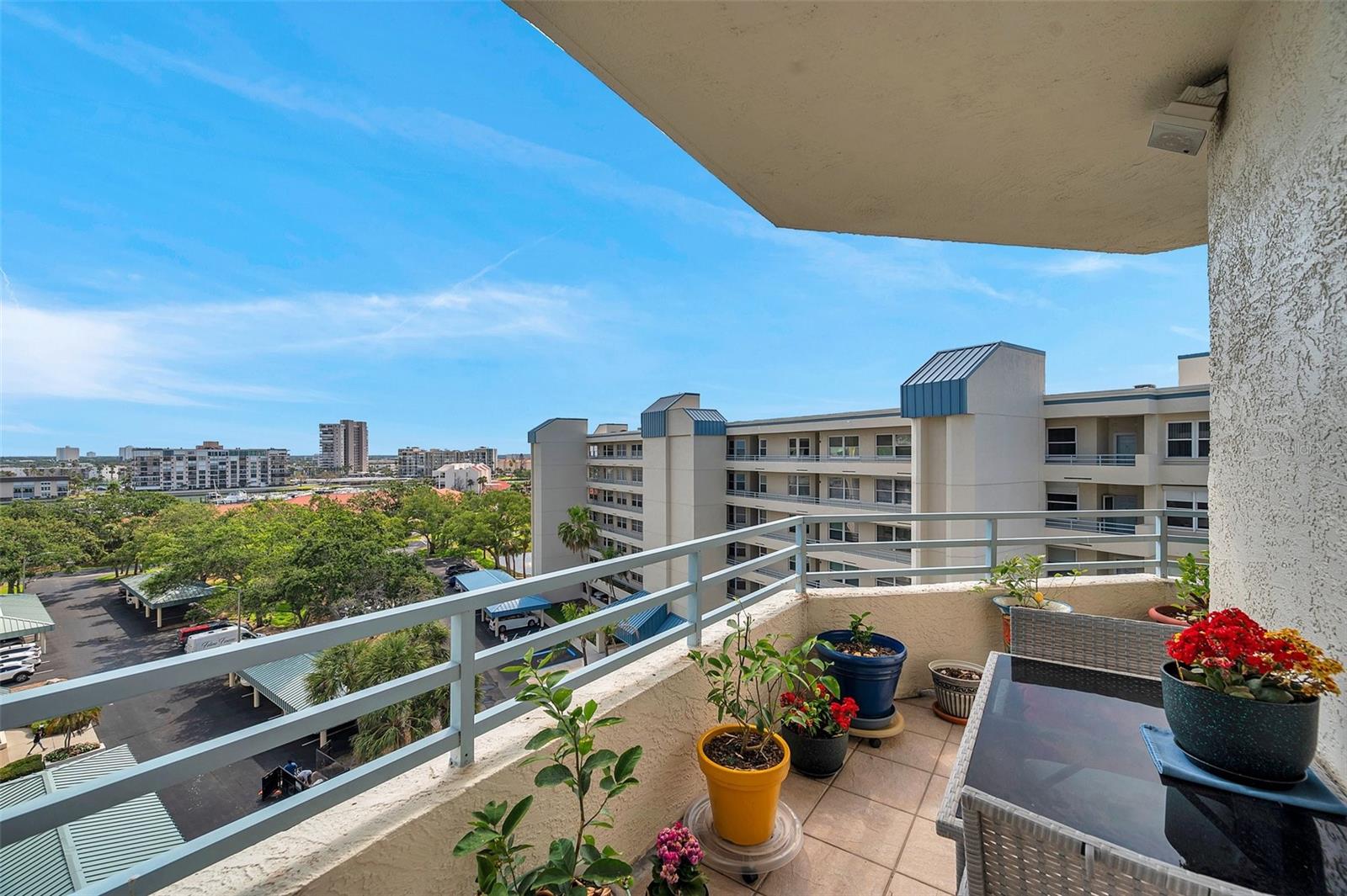HARBOURSIDE CONDO - Residential