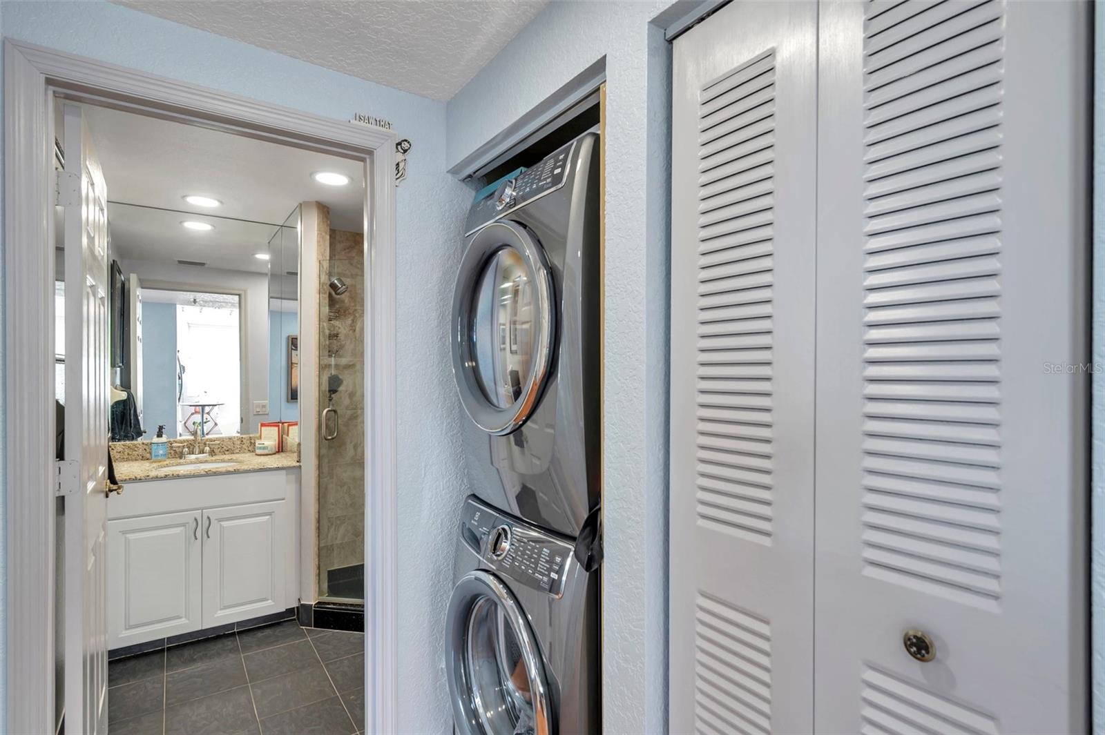 HARBOURSIDE CONDO - Residential