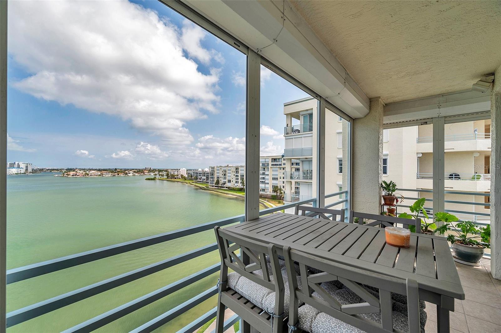 HARBOURSIDE CONDO - Residential