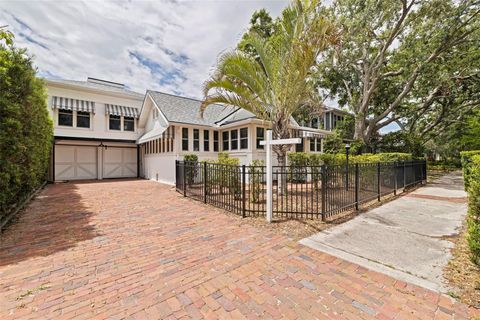 246 18TH AVENUE NE ST PETERSBURG FL 33704