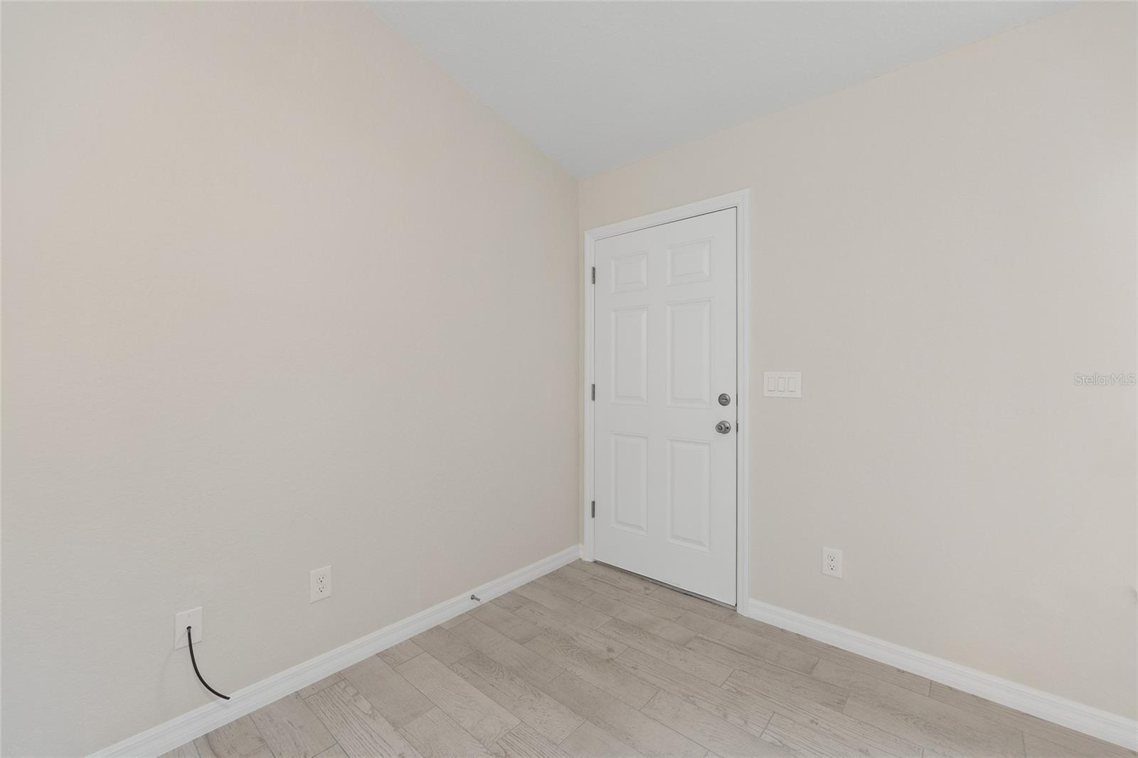 20 LOCUST COURSE RADIAL