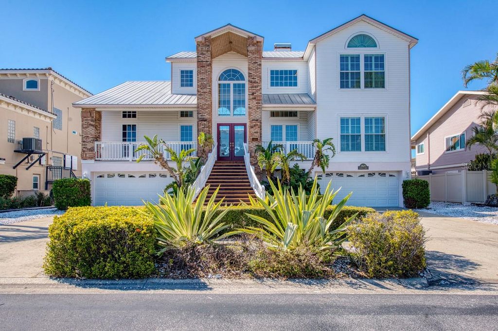 Photo of 2829 Seabreeze Drive S, Gulfport, FL 33707 (MLS # TB8462535)