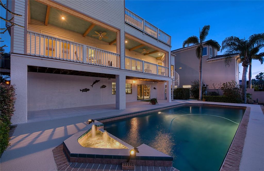 Photo of 2829 Seabreeze Drive S, Gulfport, FL 33707 (MLS # TB8462535)