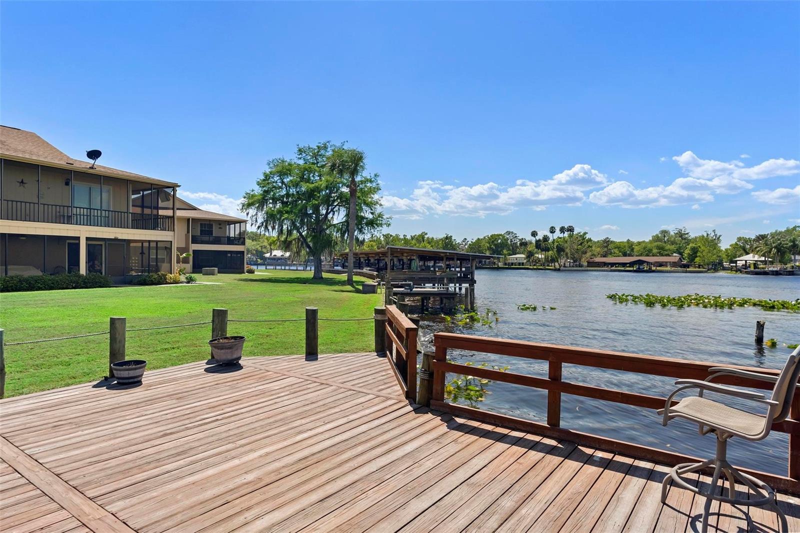 JUNGLE DEN VILLAS PH 01 CONDO - Residential