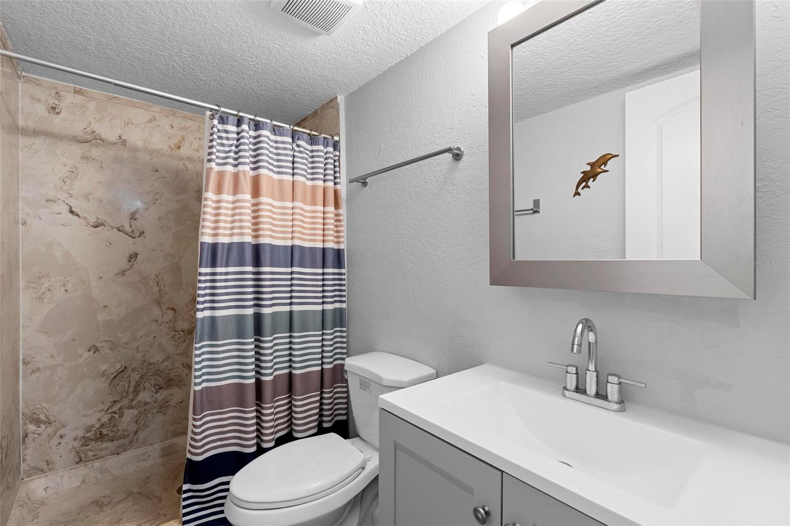 JUNGLE DEN VILLAS PH 01 CONDO - Residential