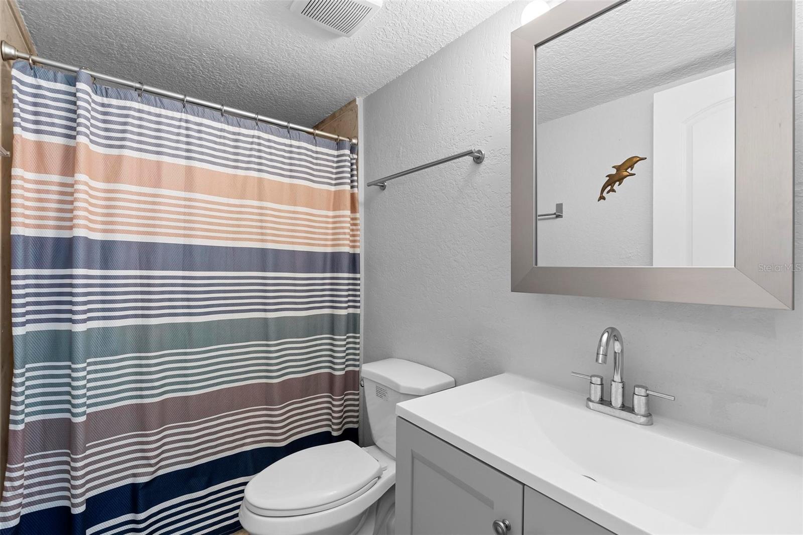 JUNGLE DEN VILLAS PH 01 CONDO - Residential