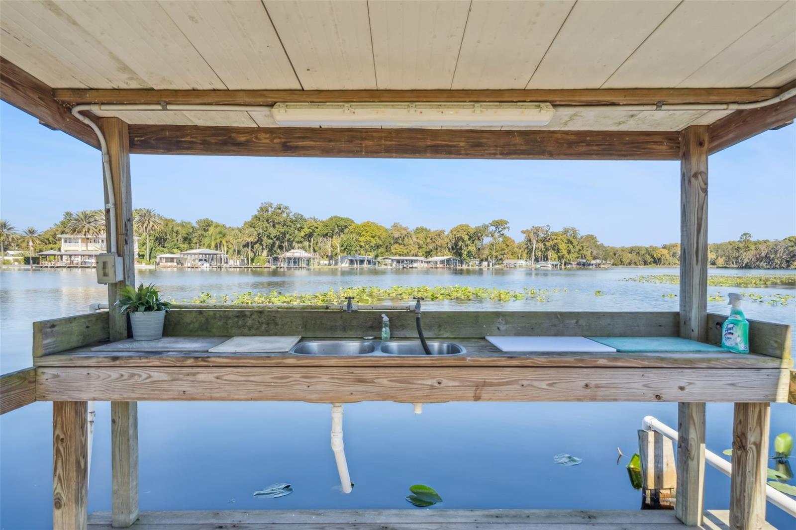 JUNGLE DEN VILLAS PH 01 CONDO - Residential