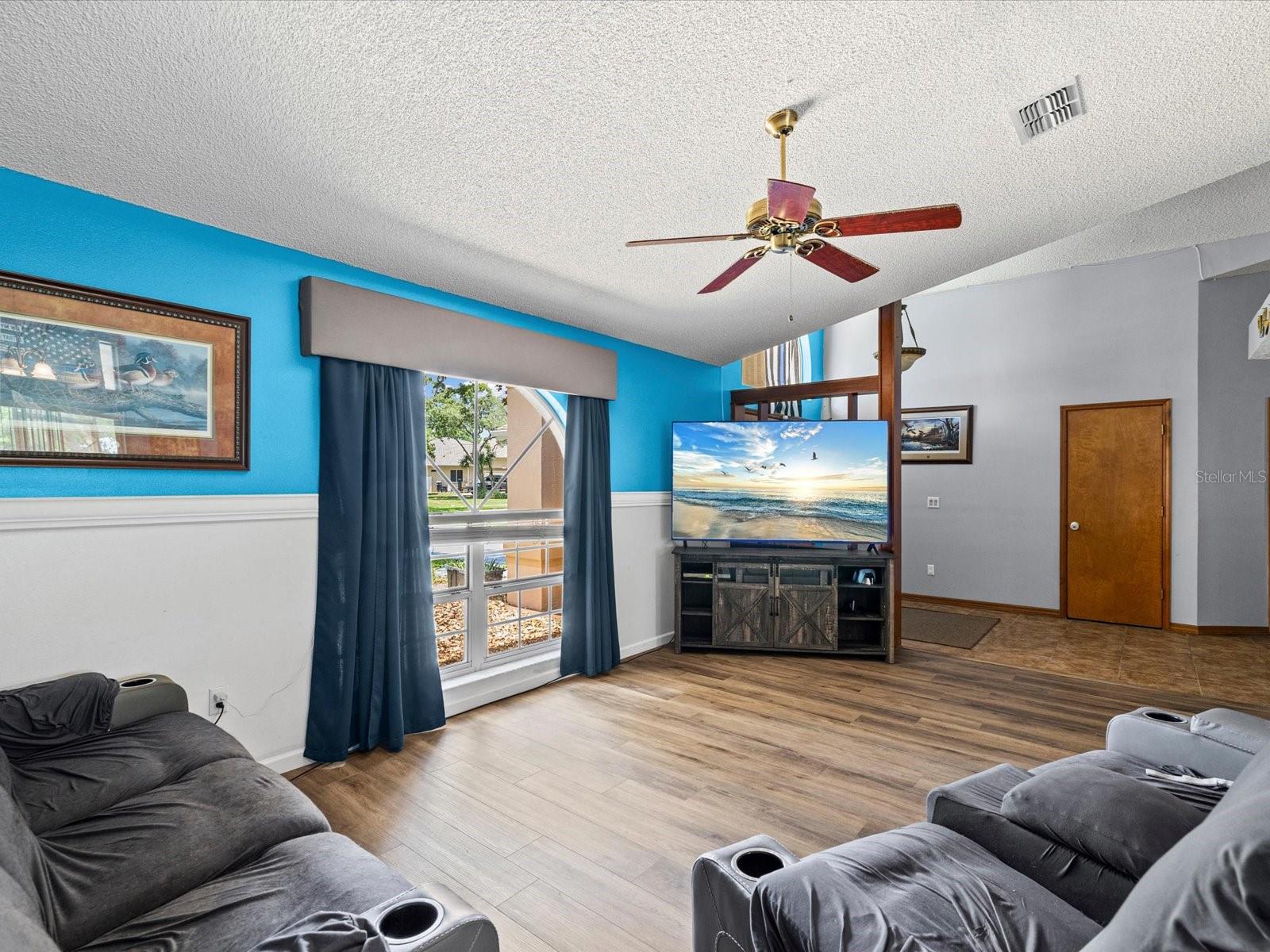 HUNTINGTON WOODS - Residential